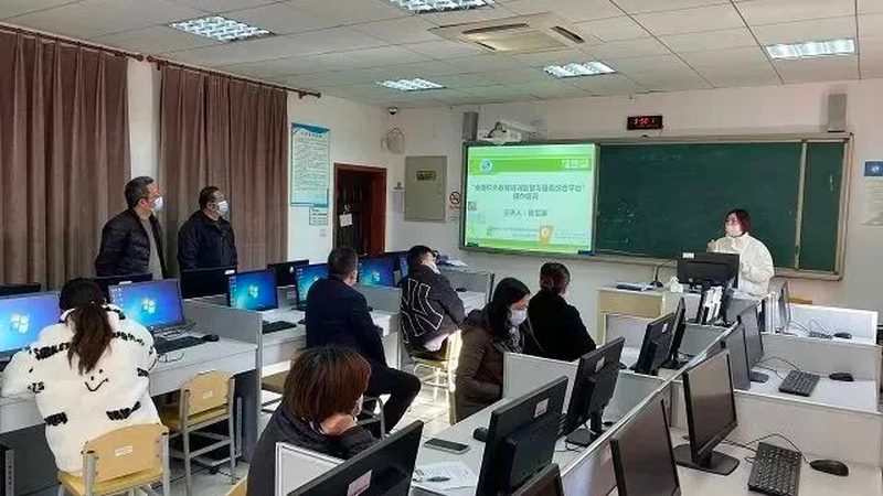 成人教育毕业证样本：了解证书背后的价值**